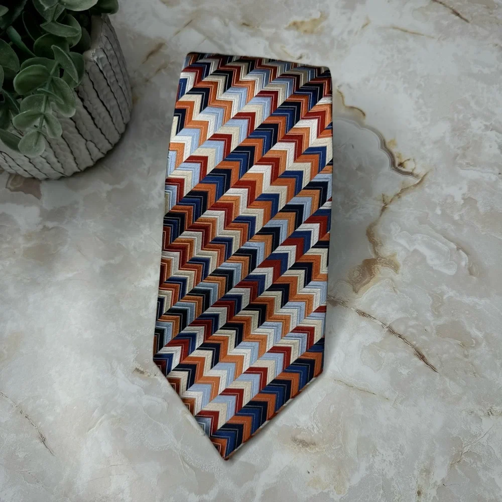 NWOT‎ Geoffrey Beene 100% Silk Men's Tie 3 3/4